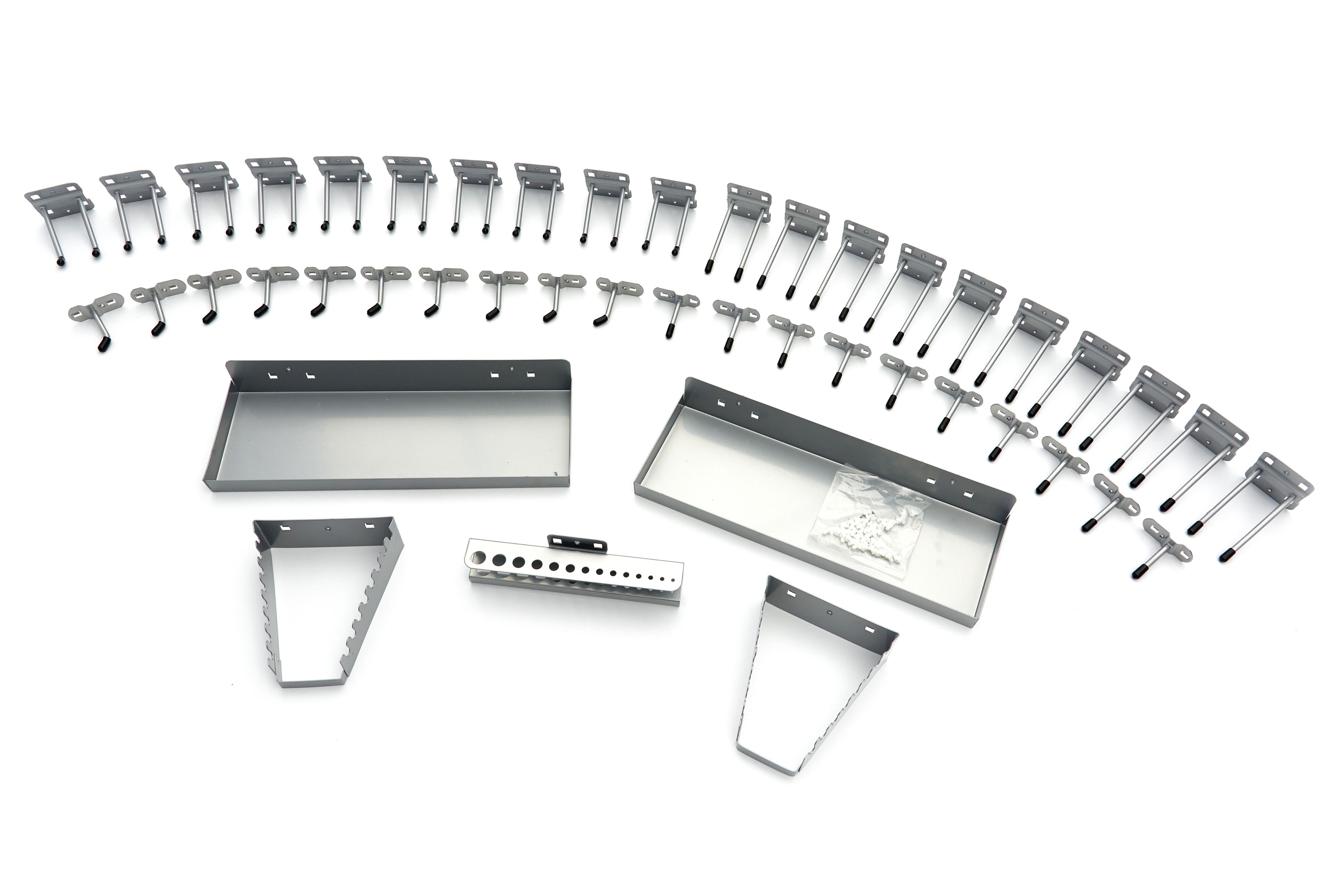 Ensemble de 45 crochets, supports de rangement et poubelles pour les murs d'outils et les postes de travail modulaires de HBM.