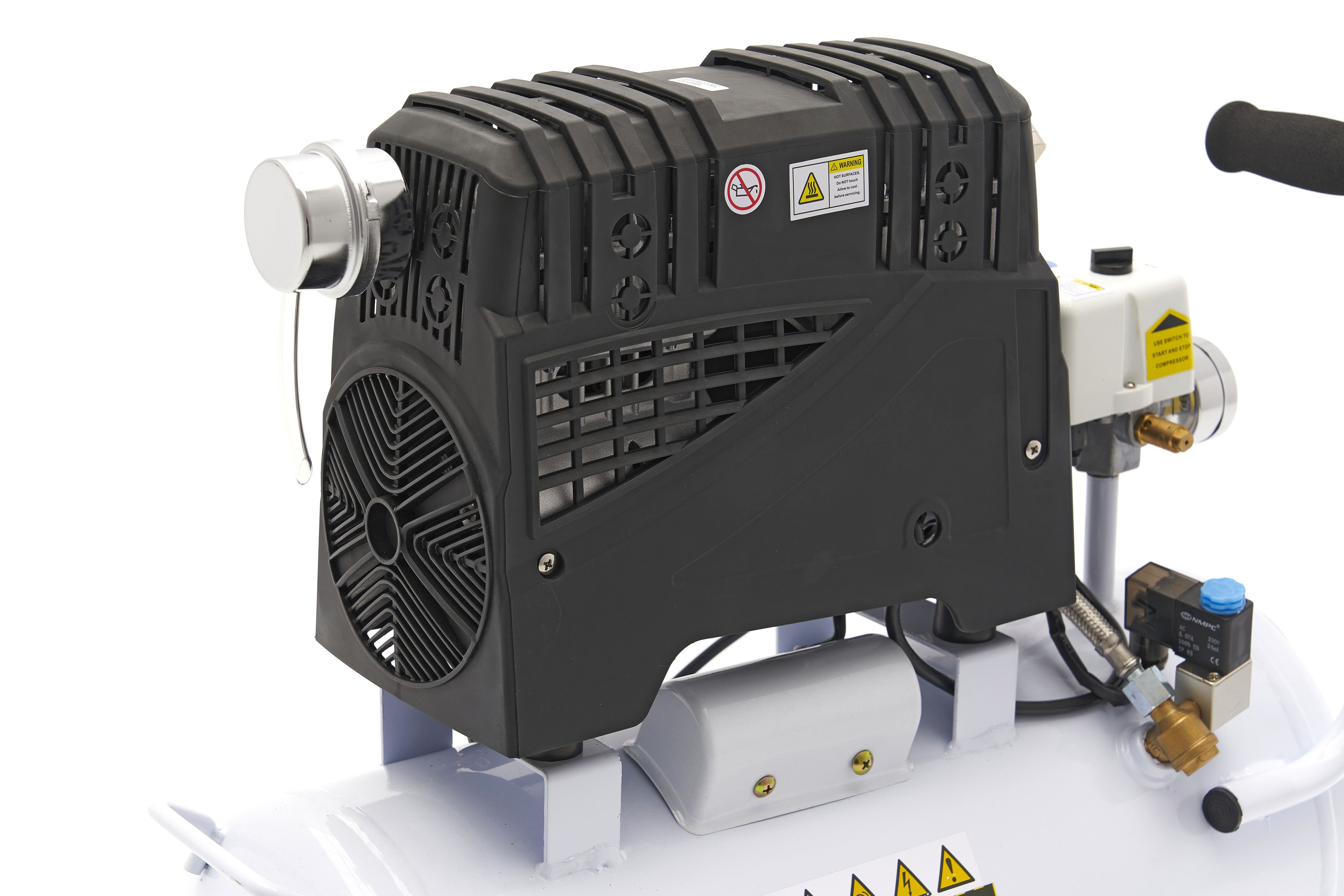 Compresor Profesional de Bajo Ruido HBM de 30 Litros - Modelo 2 Image 8