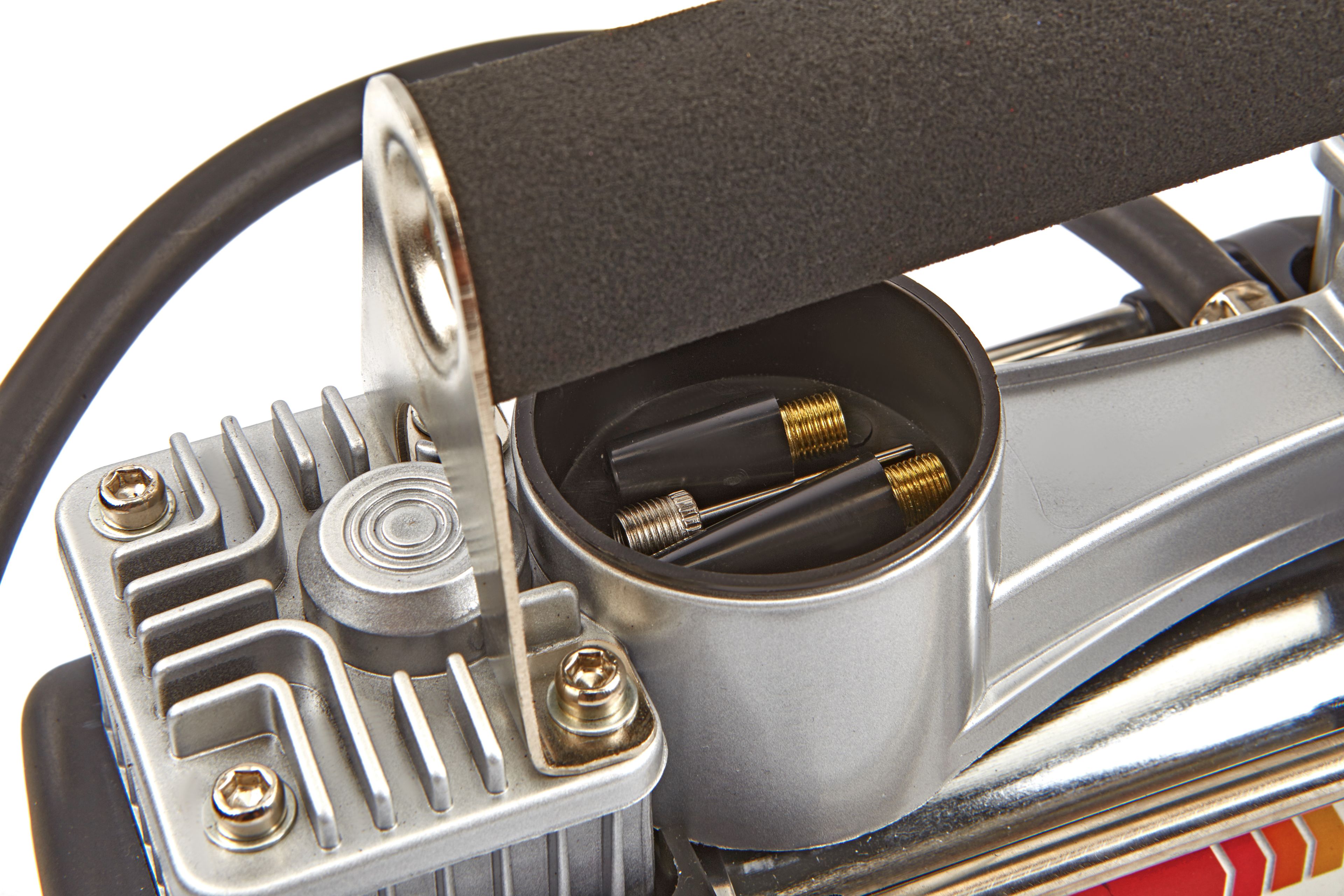 Compresor HBM 12 Volt con accesorios en bolsa de transporte Image 4