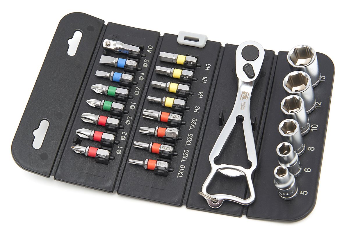AOK 23-teiliger professioneller 1/4 inch-Steckschlüsselsatz und Bit-Satz mit Ratsche im praktischen Aufbewahrungskoffer