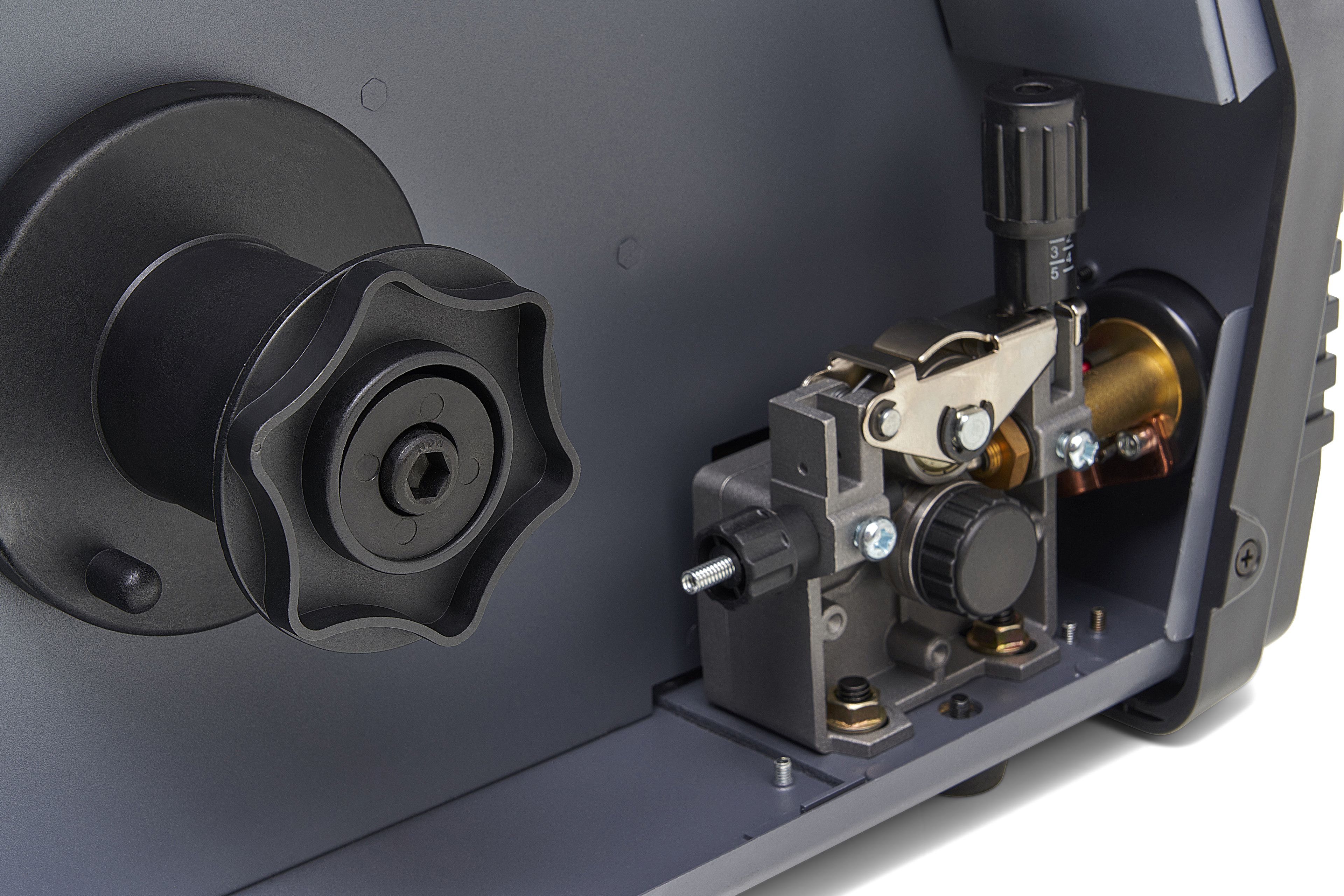 HBM 200 CI Synergic Mig Inverter per Saldatura con Display Digitale e Tecnologia IGBT Nera Image 8