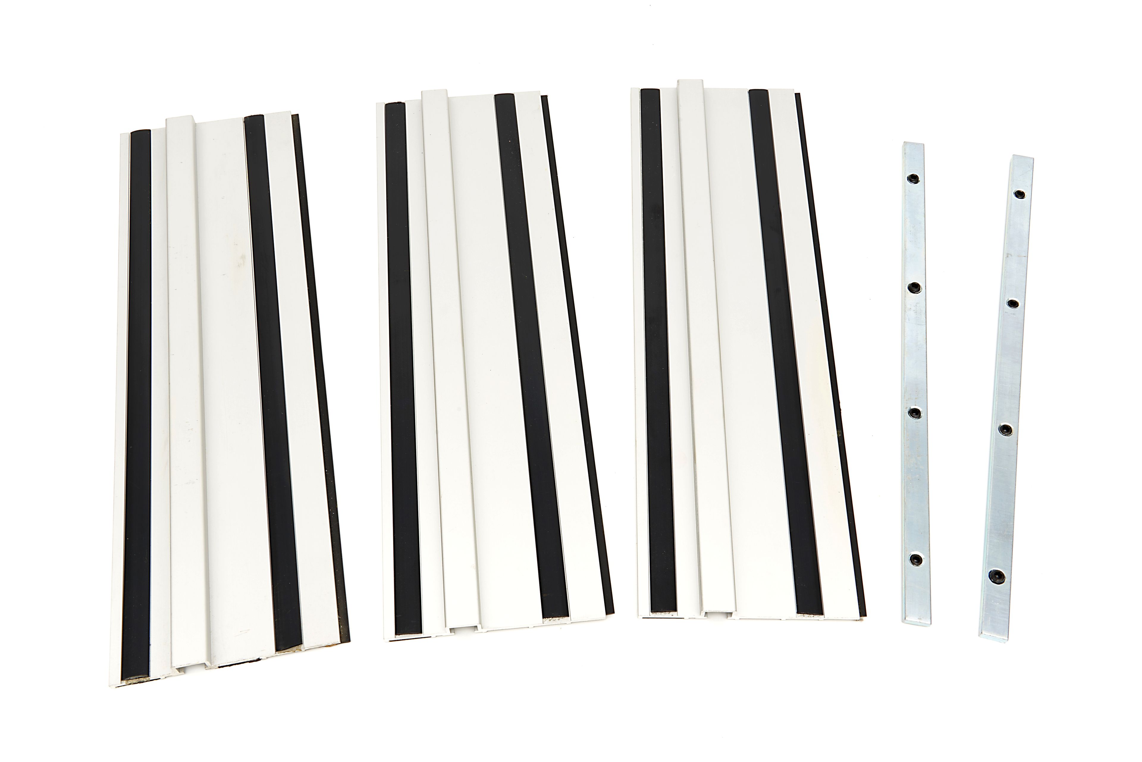 HBM 3 x 330 mm. Linialen Set Voor de HBM 115 mm Professionele 1050 Watt Invalzaag, Liniaalzaag met 3 x 330 mm. Liniaal en 4 Zaagbladen