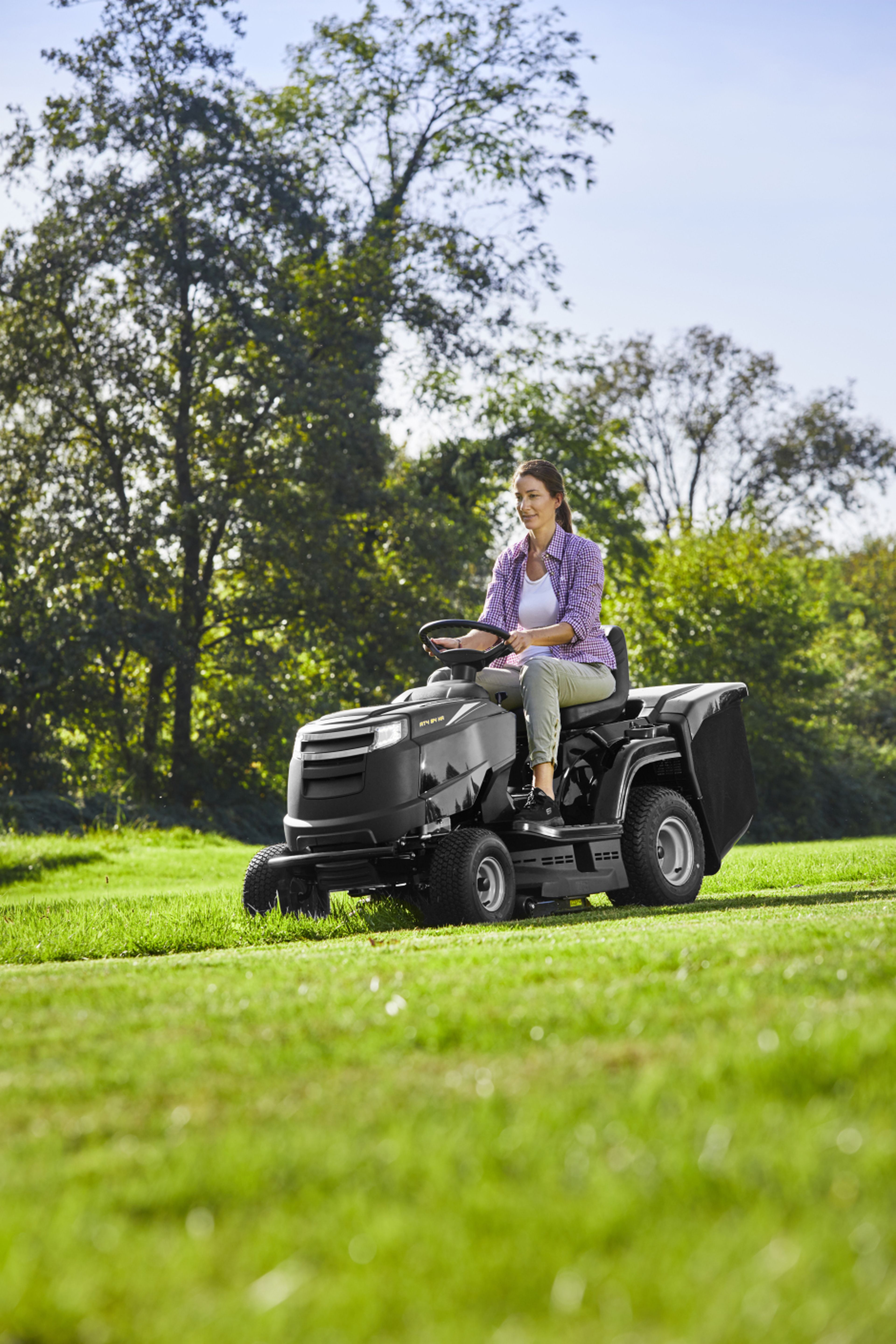 Alpina benzine tuintraktor AT4 84 HA Image 9