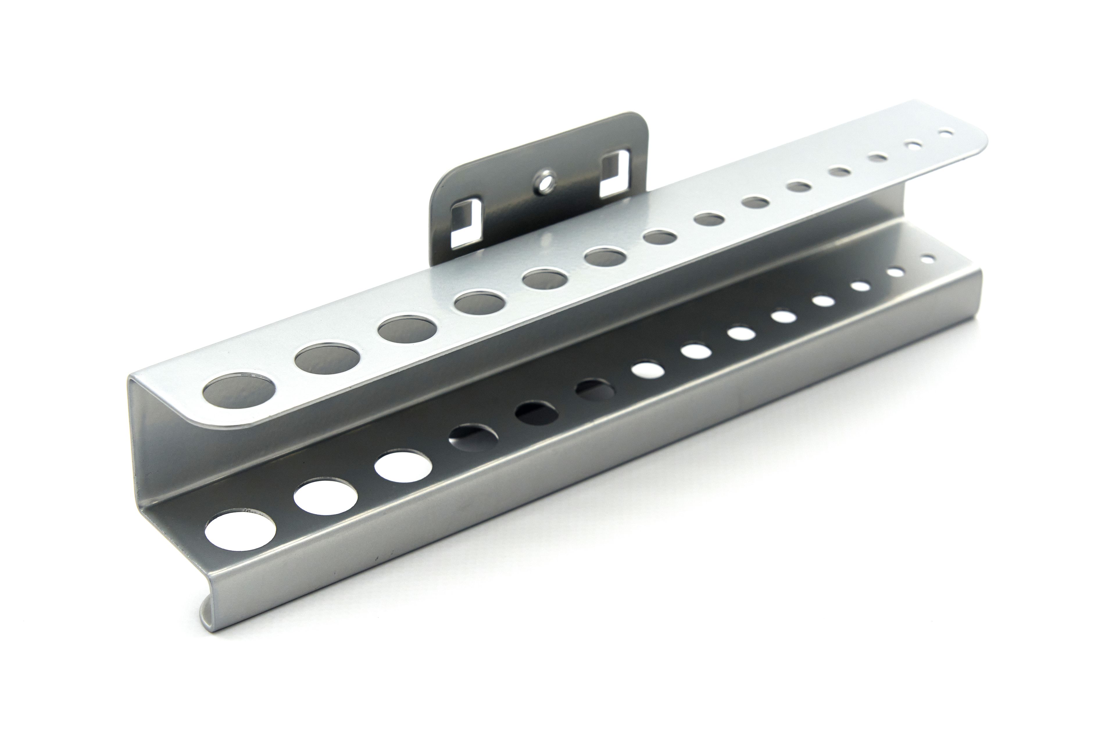 Ensemble de 45 crochets, supports de rangement et poubelles pour les murs d'outils et les postes de travail modulaires de HBM. Image 9