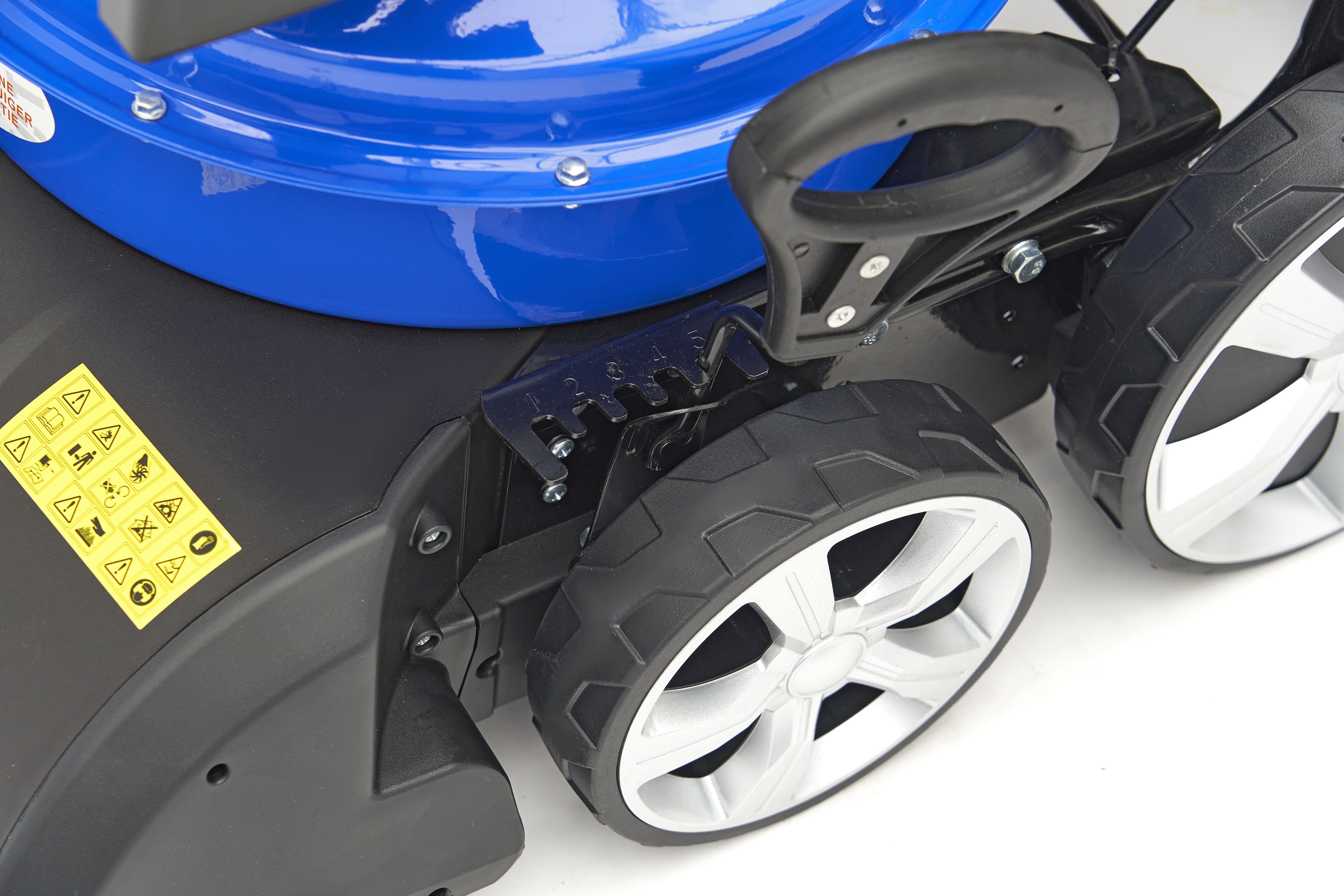 HBM Professional 4 in 1 Petrol 173 cc 4-stroke Leaf Blower / Leaf Vacuum / Sweeper Image 22