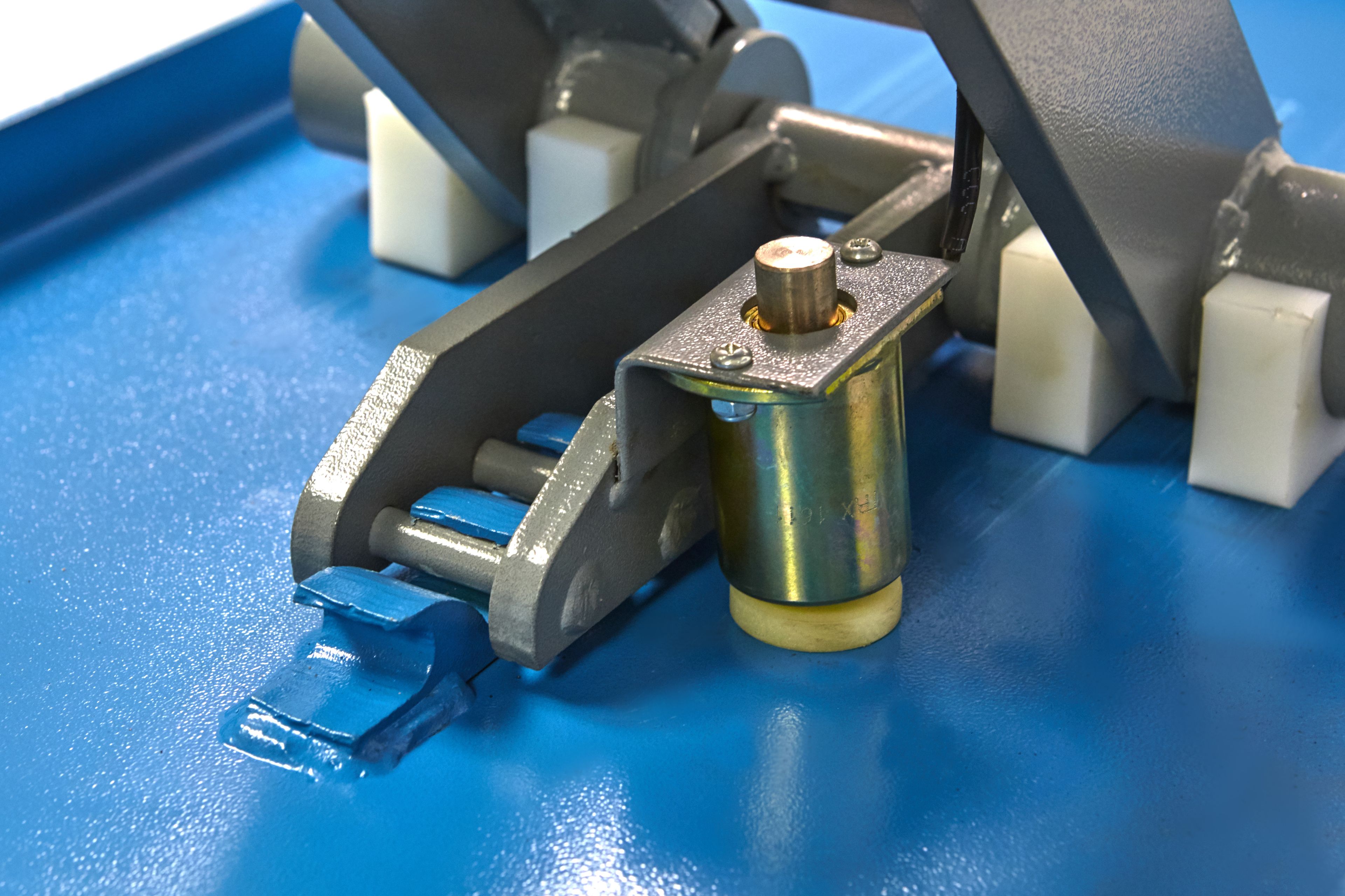 HBM Ponte di pulizia professionale per auto elettriche da 3 tonnellate, ponte di pulizia, ponte per pneumatici - 400 Volt Image 10