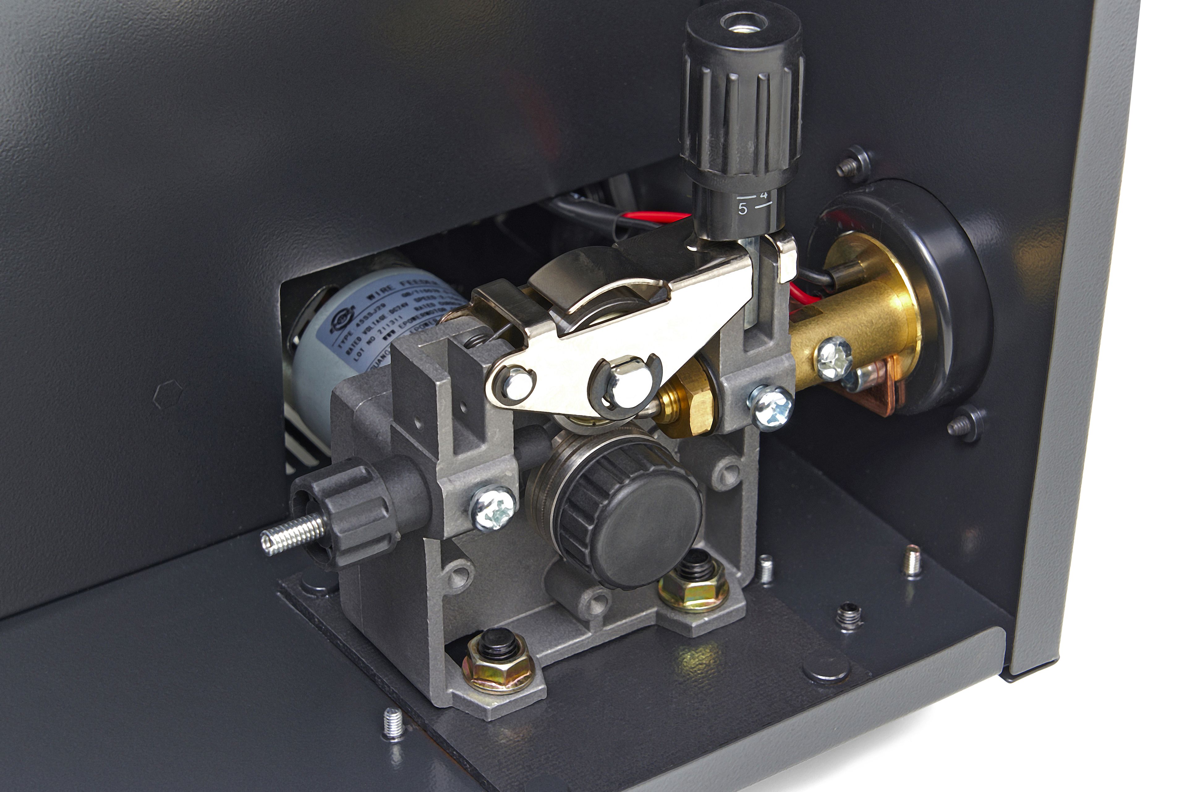 Inverter HBM 230 CI MIG con Display Digitale e Tecnologia IGBT Nero Image 10