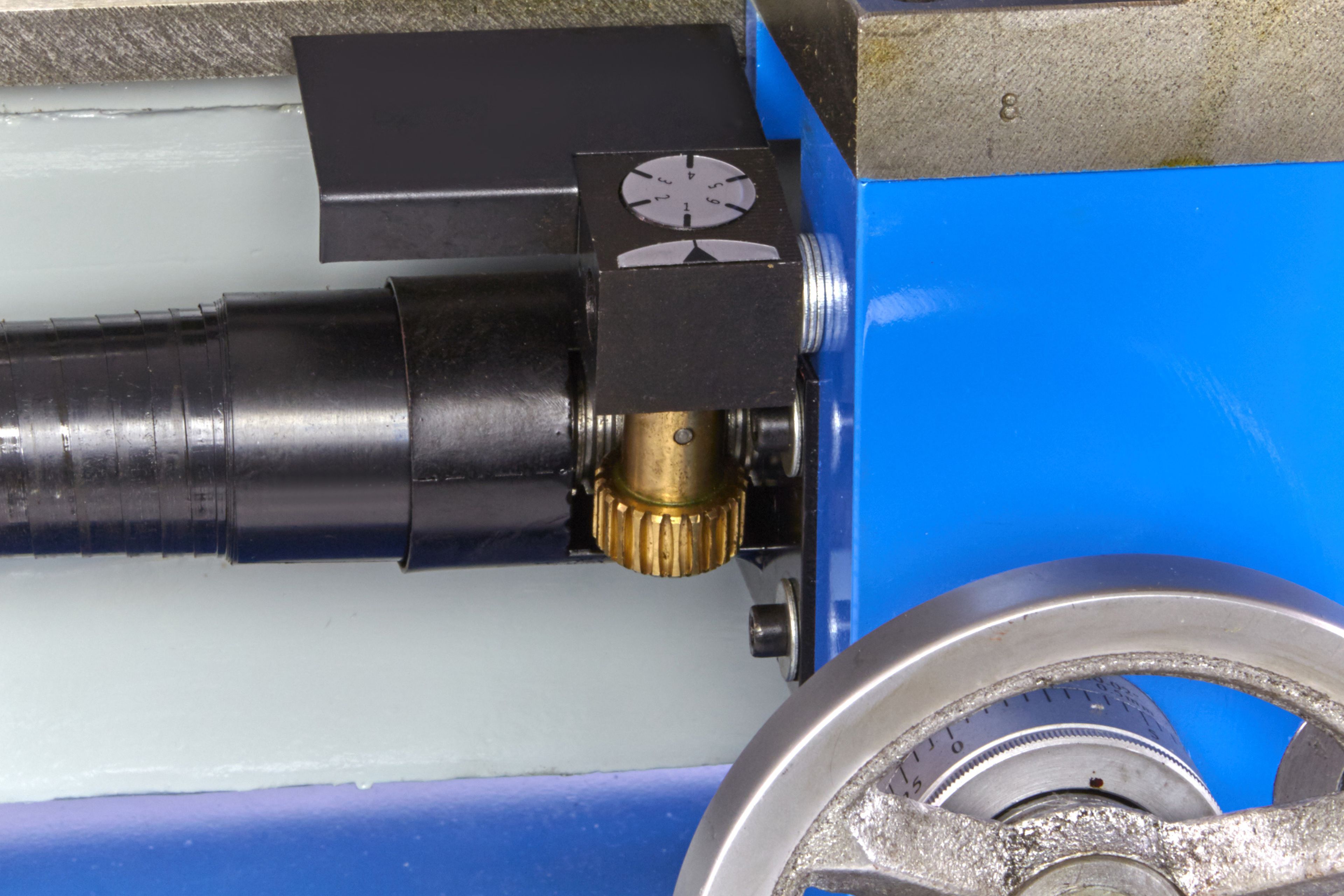 HBM metaaldraaibank 330 X 600 compleet 400 V Image 7