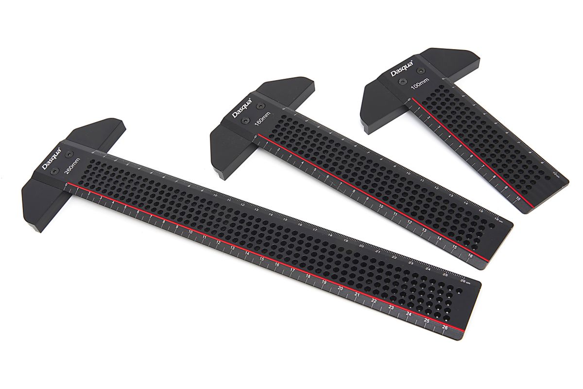 Professionelle T-Lineale aus Aluminium von Dasqua mit präziser Lochmarkierung