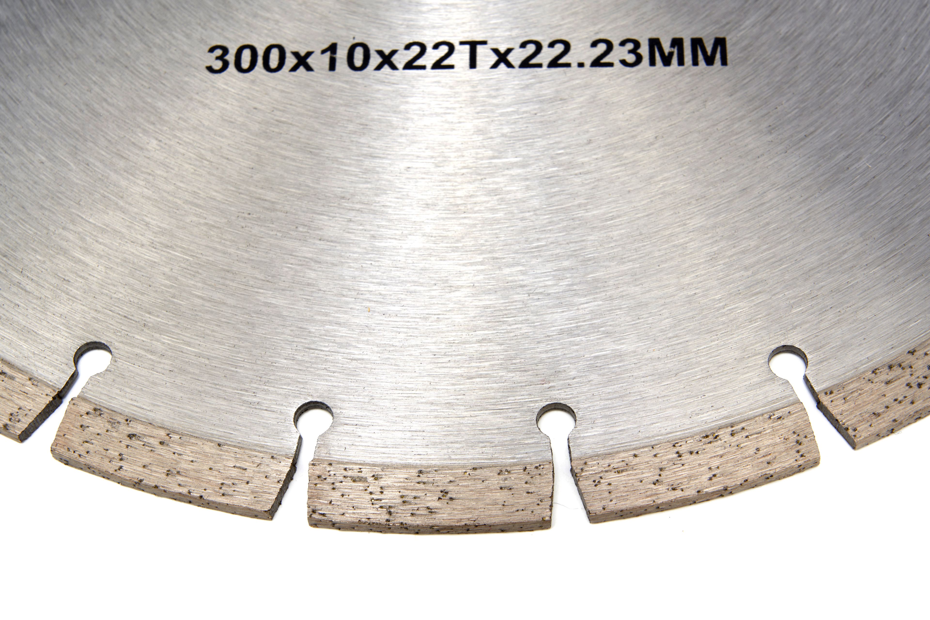 HBM 300 mm Zaagblad voor HBM Professionele 40 Volt 5,0 AH Li-ion Betonzaag / Bandenzaag / Motorslijper 1300W Inclusief 2 x 300mm Zaagblad en Inclusief 4 x Li-ion Accu’s Image 3