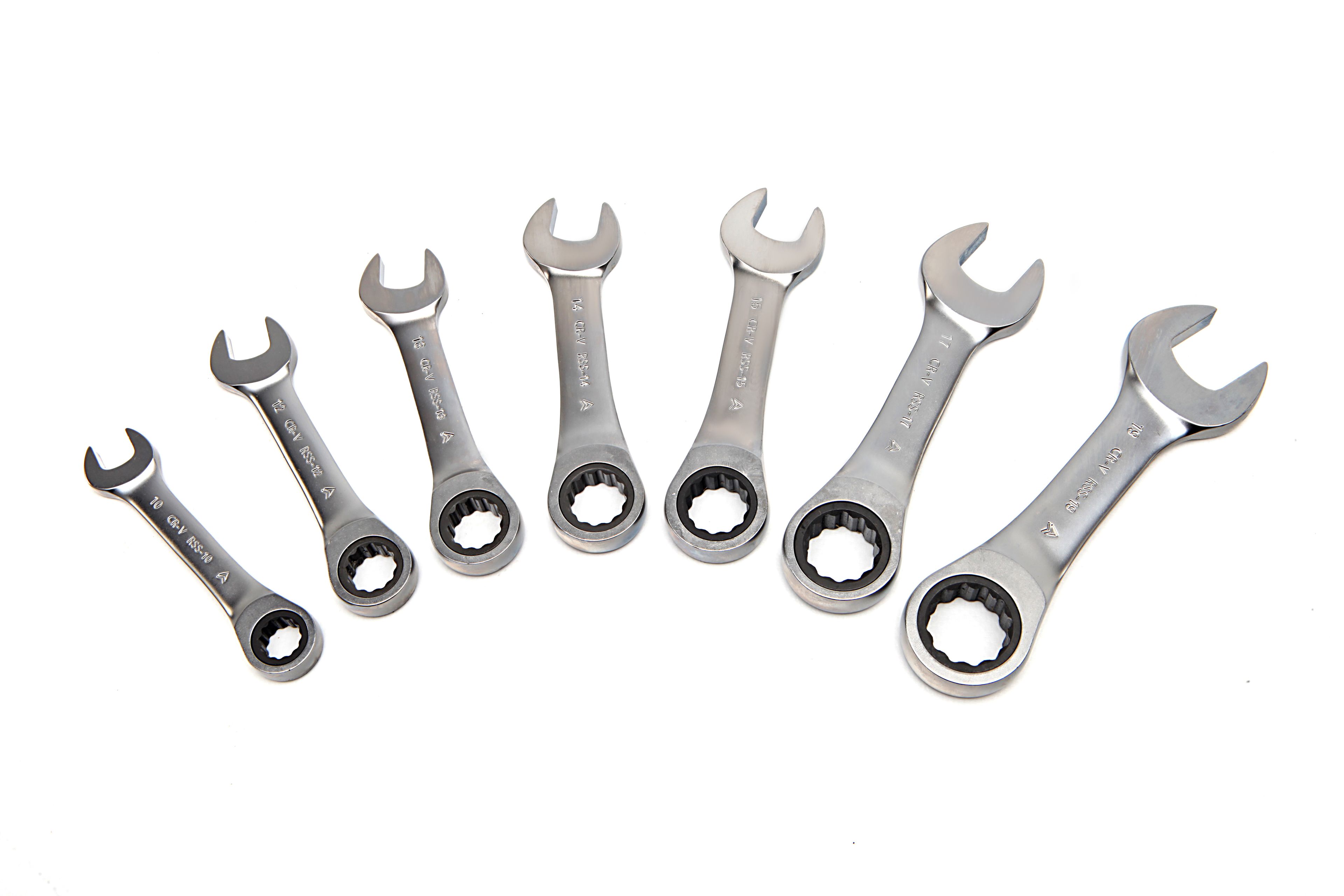 Clé à cliquet professionnelle à anneau court AOK 10 mm - Clé à douille